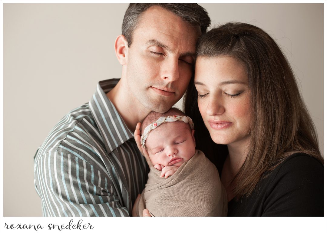 Newborn Photographer in Carmel, Indiana | Roxana Snedeker