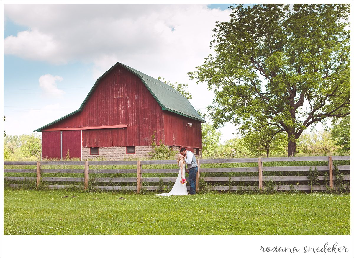 The-barn-at-Hawks-Point-Anderson-Indiana-Wedding-_0015