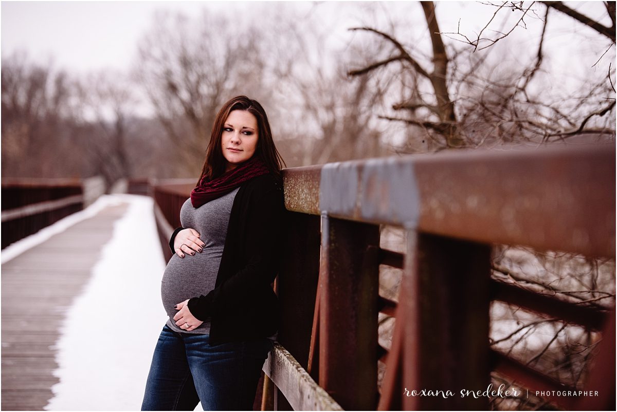 Maternity Photo Session in downtown Noblesville, Indiana
