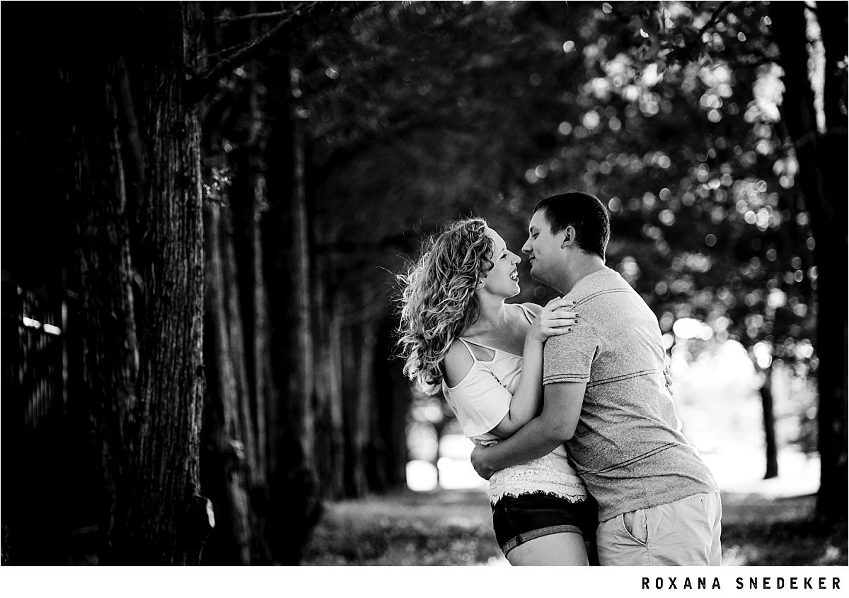 Engagement couple phtoos black and white